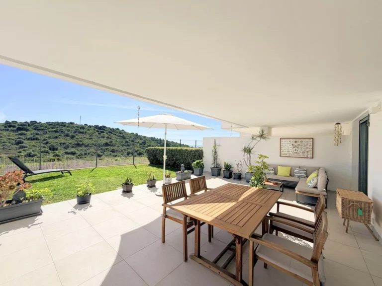 R5311762 | Ground Floor Apartment in Estepona – 3 beds, 2 baths