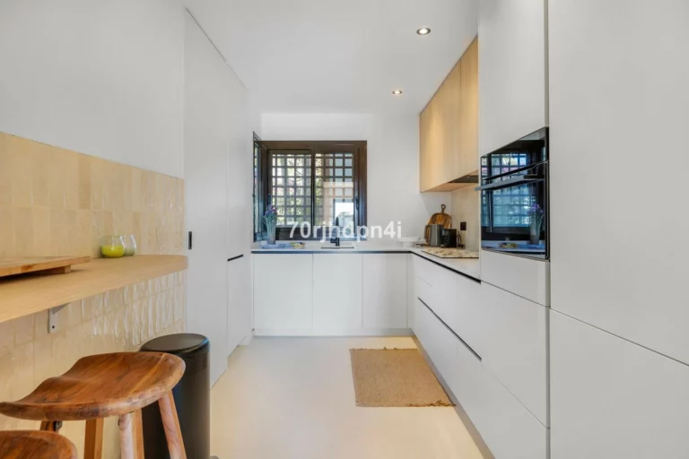 R5396665 | Ground Floor Apartment in Estepona – 3 beds, 2 baths