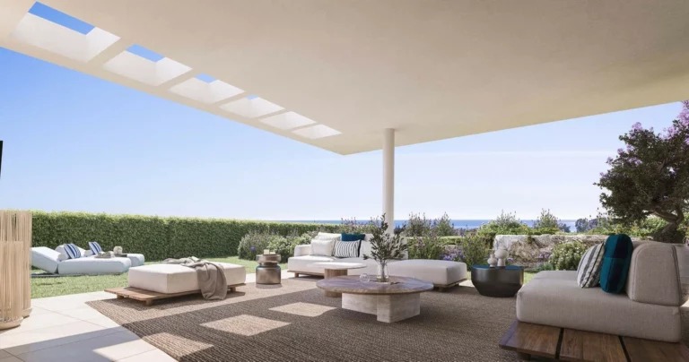 R5388766 | Ground Floor Apartment in Estepona – 2 beds, 2 baths