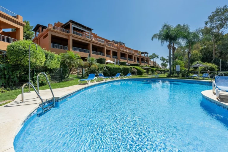 R5113768 | Ground Floor Apartment in Estepona – 2 beds, 2 baths