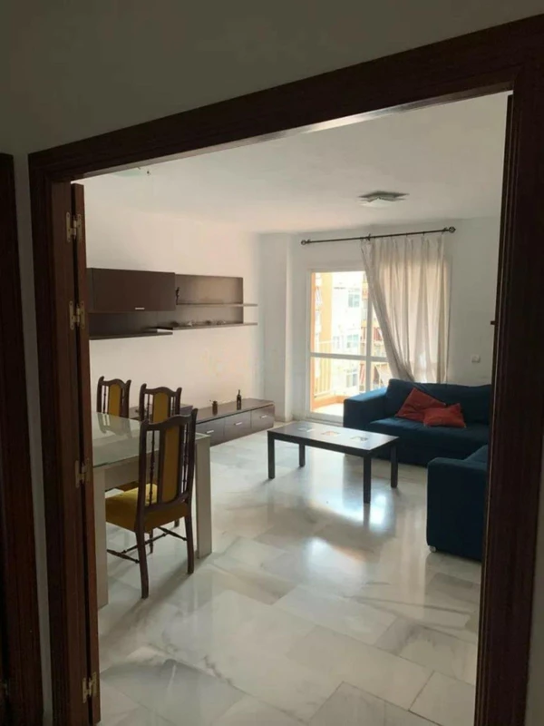 R5263942 | Middle Floor Apartment in Estepona – 3 beds, 2 baths