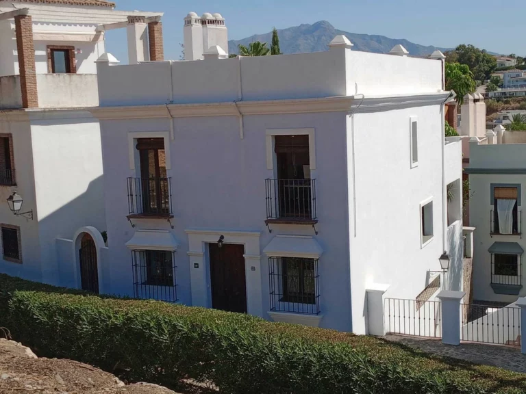 R5222599 | Townhouse in El Paraiso – 3 beds, 2 baths
