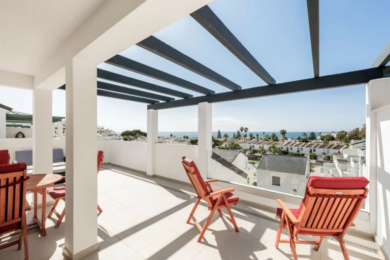 R5379181 | Penthouse Duplex in Estepona – 3 beds, 2.5 baths
