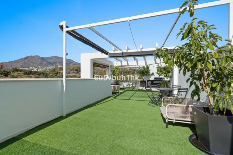 R5310568 | Penthouse in Estepona – 4 beds, 2 baths