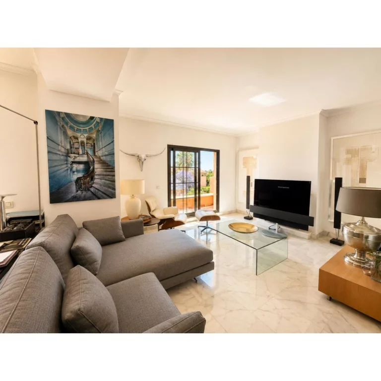 R5424322 | Penthouse Duplex in Estepona – 3 beds, 3 baths