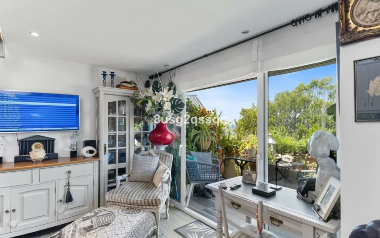 R5410198 | Penthouse Duplex in Estepona – 3 beds, 2 baths