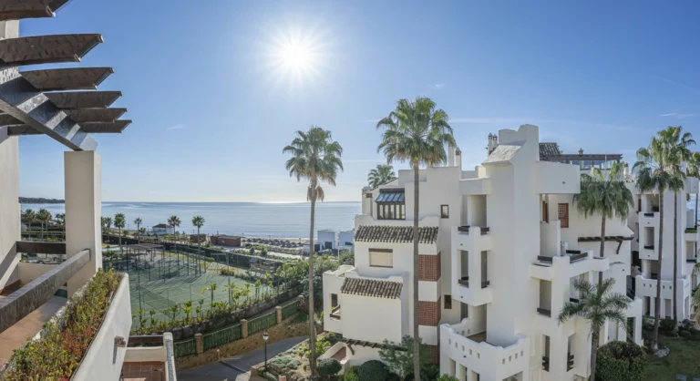R5407471 | Ground Floor Apartment in Estepona – 3 beds, 2 baths