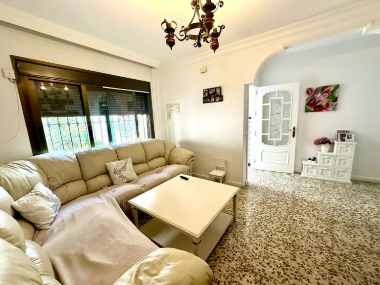 R5295769 | Ground Floor Apartment in Estepona – 2 beds, 1 baths