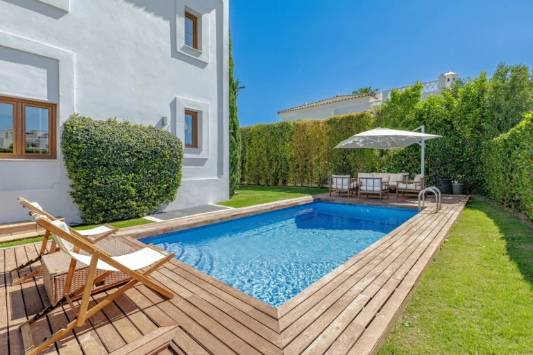 R5343271 | Detached Villa in Selwo – 4 beds, 5 baths
