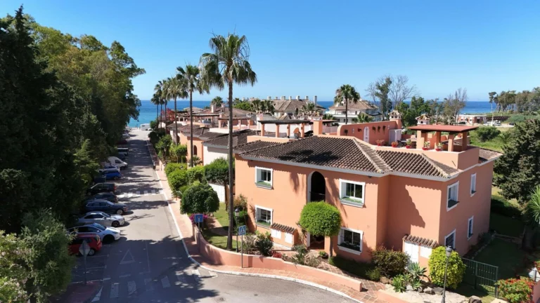 R5382901 | Ground Floor Apartment in Estepona – 2 beds, 2 baths