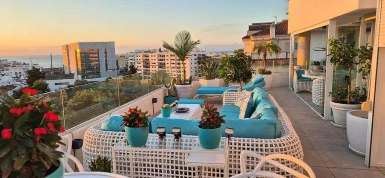 R5063341 | Penthouse in Estepona – 2 beds, 2 baths