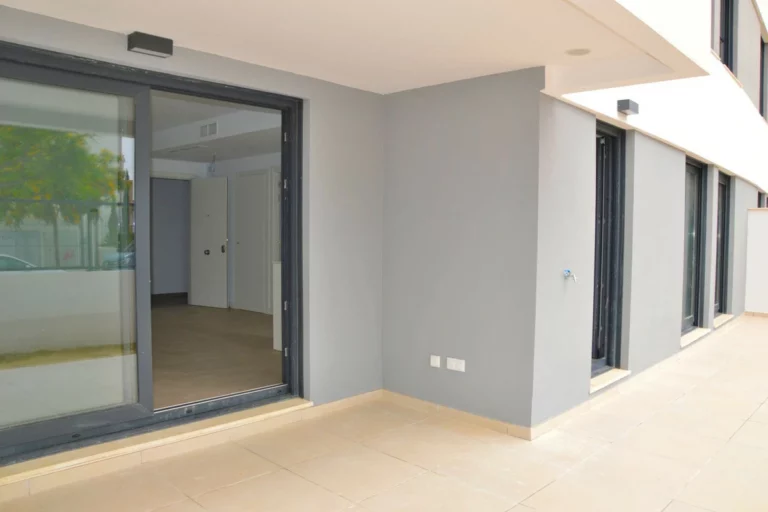R5412391 | Ground Floor Apartment in Estepona – 2 beds, 2 baths