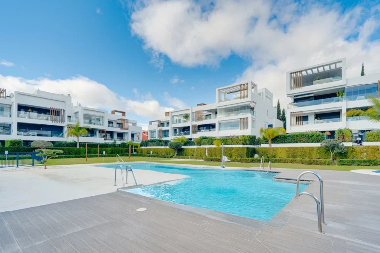 R5400271 | Ground Floor Apartment in Cancelada – 2 beds, 2 baths