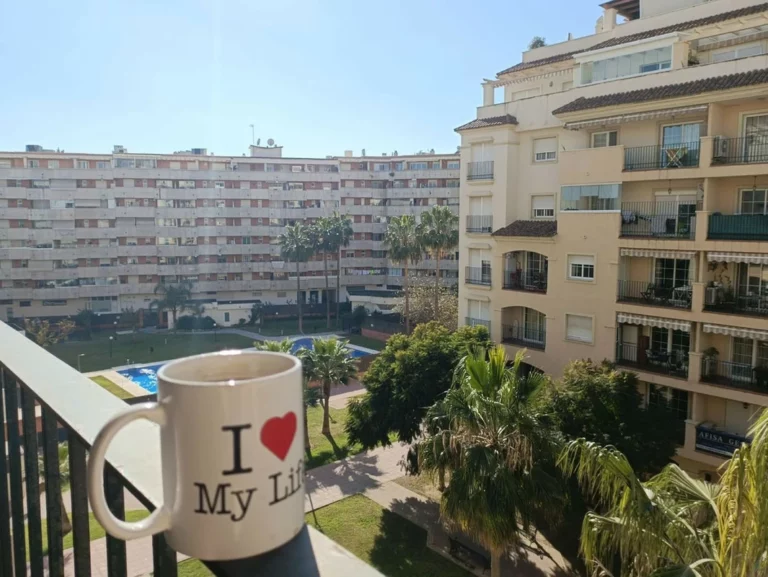 R5425132 | Middle Floor Apartment in Estepona – 2 beds, 2 baths