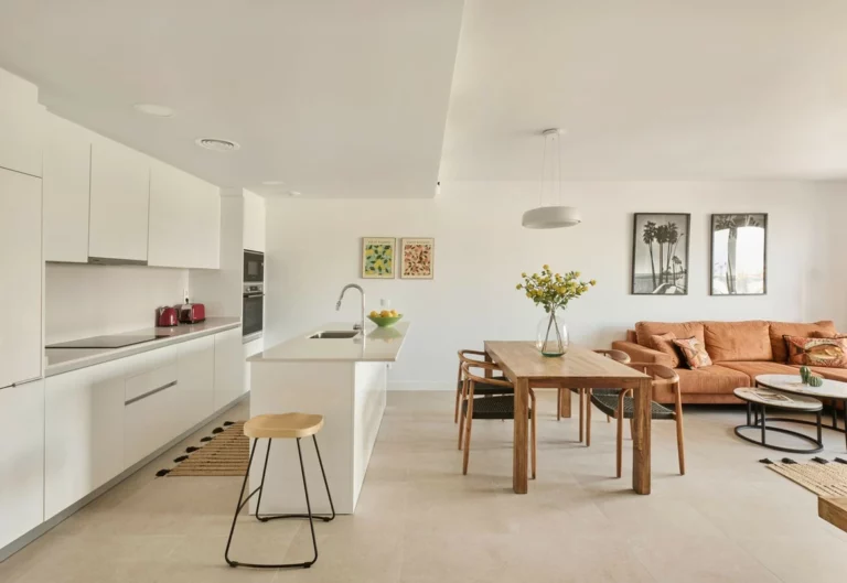R5265280 | Middle Floor Apartment in Estepona – 2 beds, 2 baths