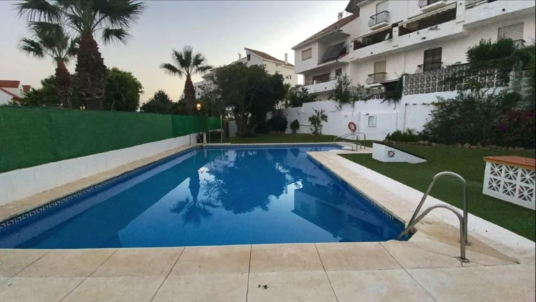 R5402257 | Townhouse in Estepona – 4 beds, 4 baths