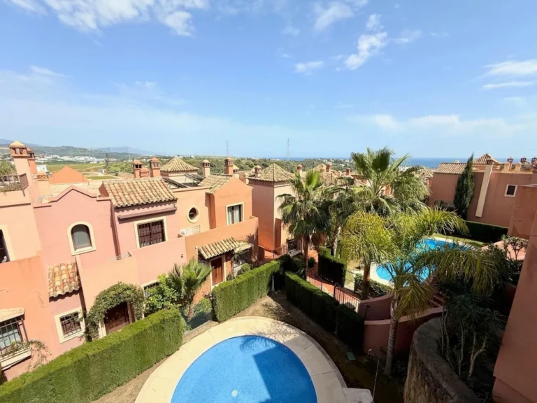 R5417014 | Townhouse in Estepona – 3 beds, 2 baths