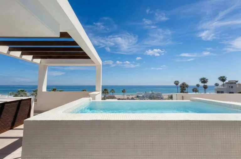 R5359384 | Penthouse Duplex in Estepona – 3 beds, 4 baths