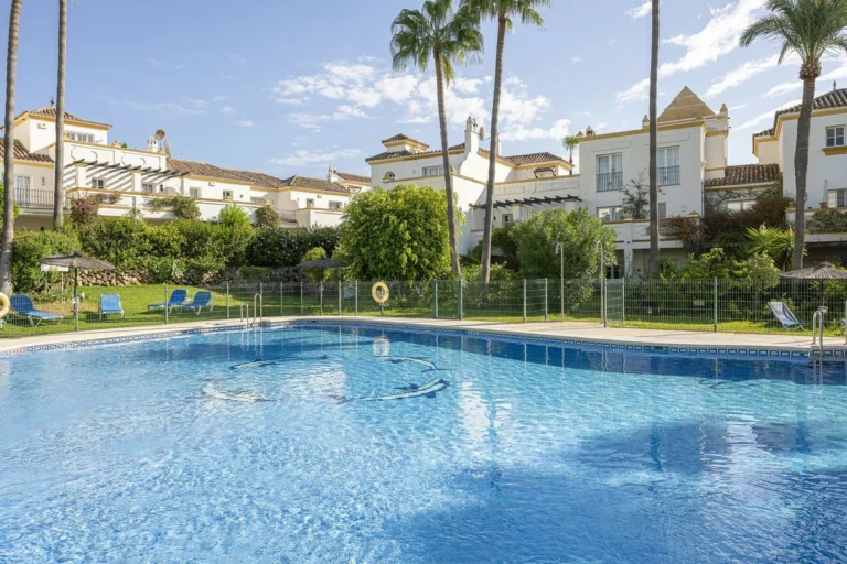 R5411452 | Townhouse in Estepona – 3 beds, 3.5 baths