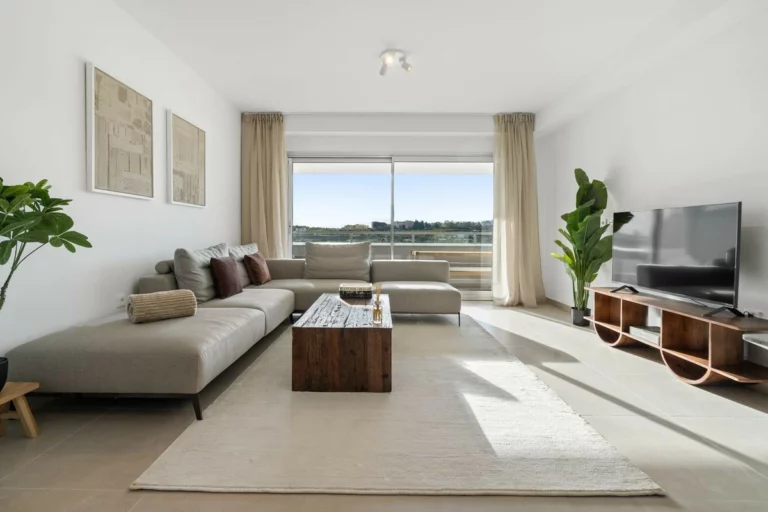 R5356888 | Ground Floor Apartment in Estepona – 2 beds, 2 baths