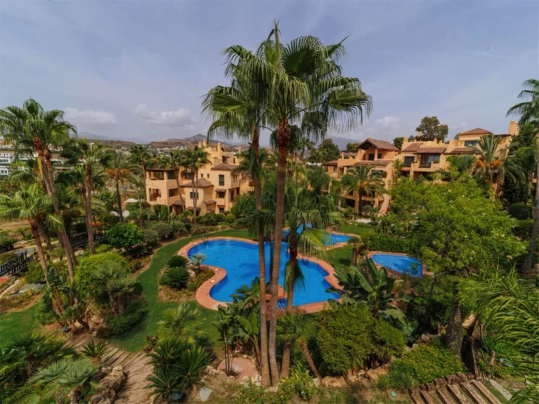 R5184640 | Middle Floor Apartment in Benamara – 3 beds, 2 baths