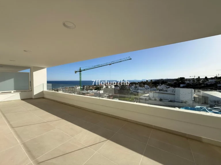 R5329942 | Middle Floor Apartment in Estepona – 2 beds, 2 baths