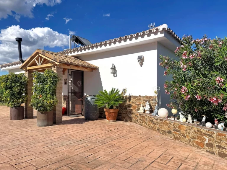 R5388313 | Finca – Cortijo in Estepona – 3 beds, 2 baths