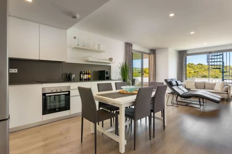 R5296177 | Penthouse in Estepona – 3 beds, 2 baths
