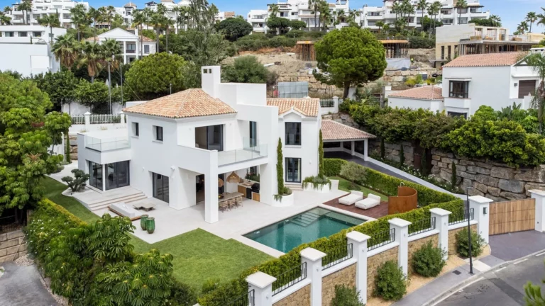 R5445511 | Townhouse in Estepona – 3 beds, 3.5 baths