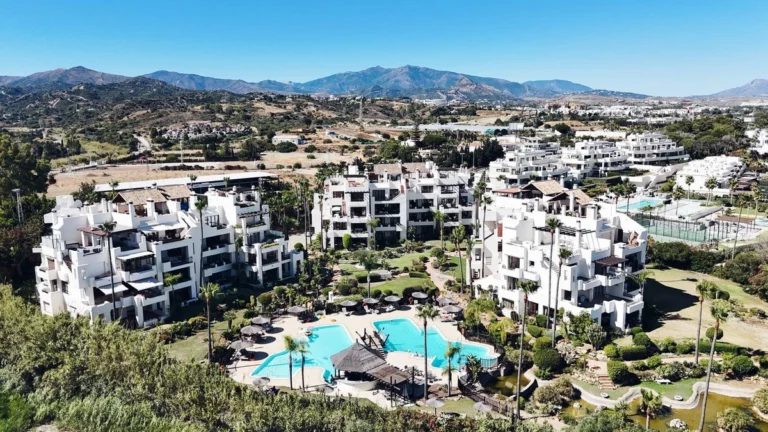 R4791481 | Ground Floor Apartment in Estepona – 3 beds, 2 baths
