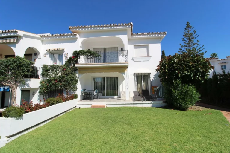 R5129761 | Ground Floor Apartment in El Paraiso – 2 beds, 2 baths