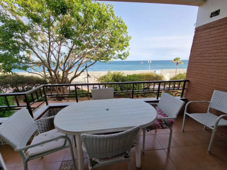 R5433193 | Middle Floor Apartment in Estepona – 2 beds, 2 baths