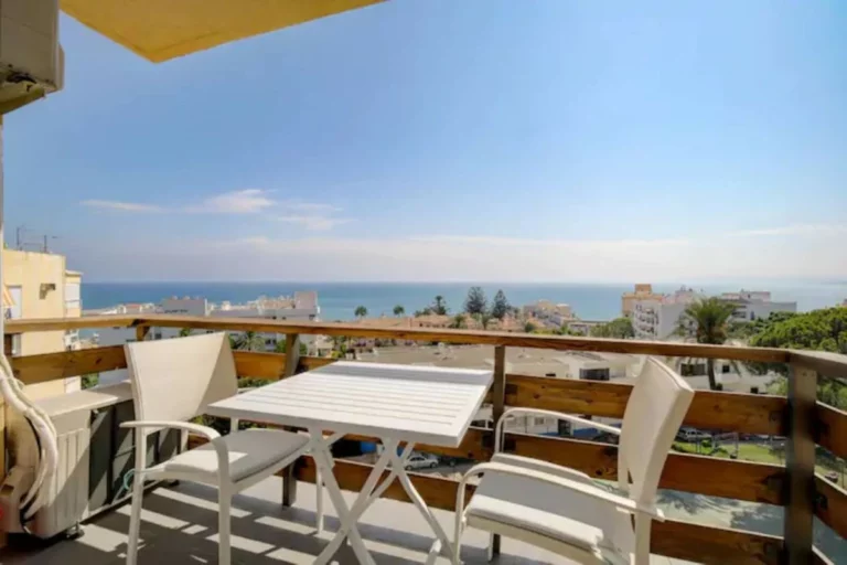 R5433664 | Middle Floor Apartment in Estepona – 1 beds, 1 baths