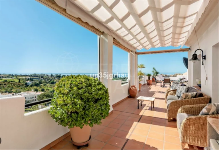 R5444311 | Middle Floor Apartment in Selwo – 2 beds, 2 baths