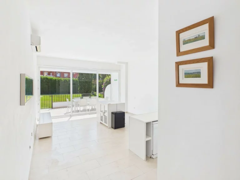 R5432149 | Ground Floor Apartment in Estepona – 1 beds, 1 baths