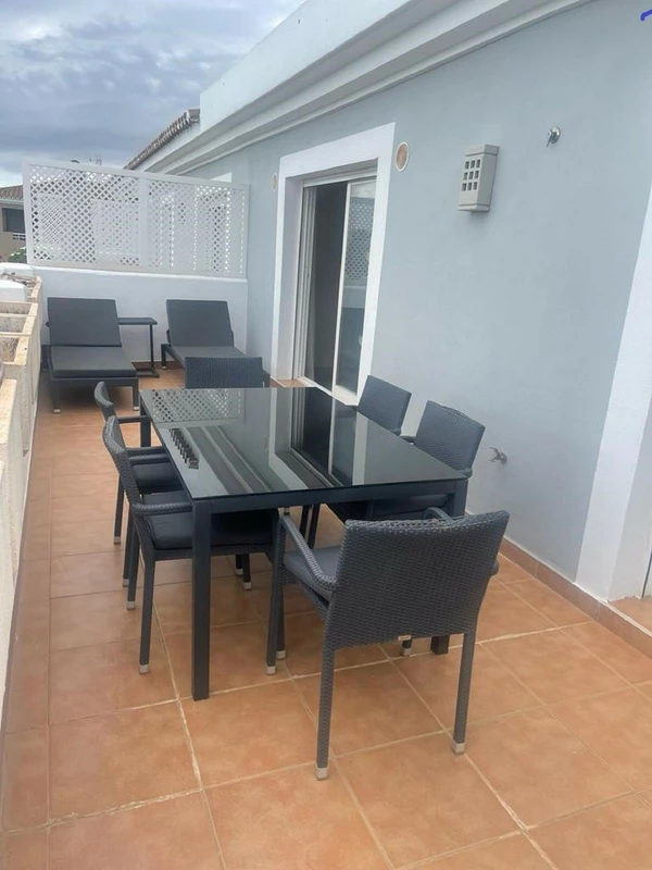 R5368918 | Top Floor Apartment in Estepona – 2 beds, 2 baths