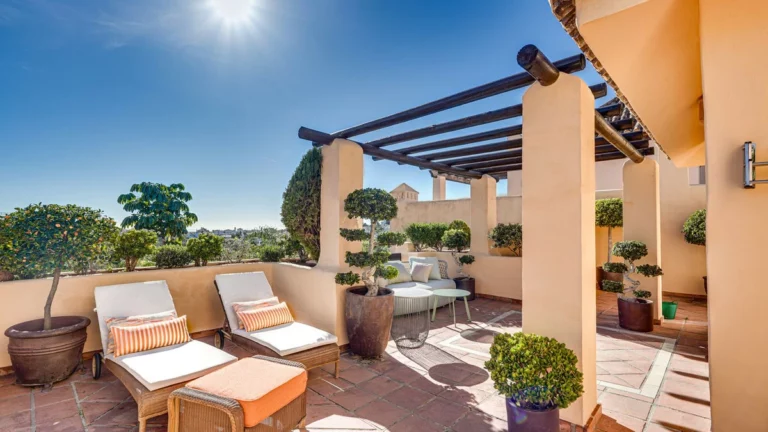 R5297398 | Penthouse Duplex in Estepona – 3 beds, 3 baths