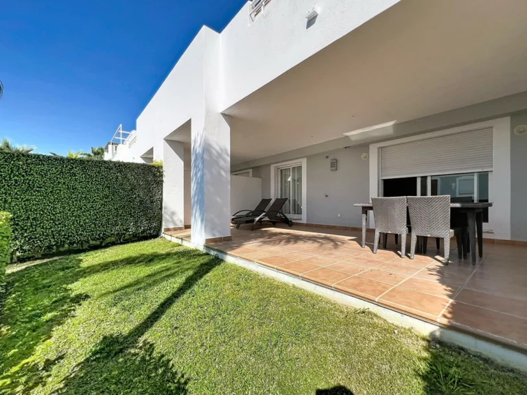 R5359915 | Ground Floor Apartment in Estepona – 2 beds, 2 baths
