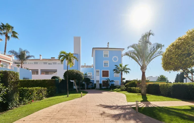 R5439850 | Ground Floor Apartment in Estepona – 2 beds, 2 baths