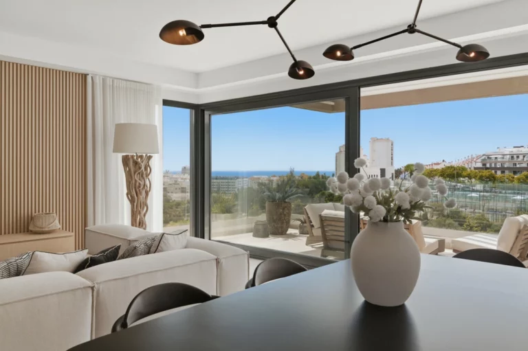 R5407462 | Penthouse Duplex in Estepona – 3 beds, 2 baths
