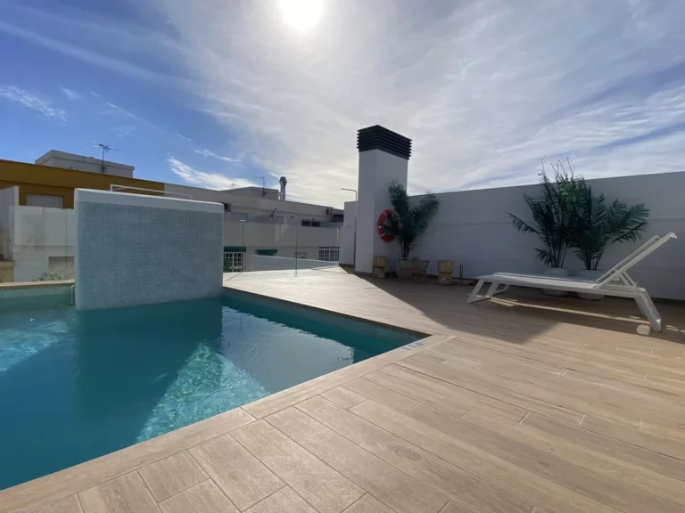 R5296645 | Middle Floor Apartment in Estepona – 2 beds, 2 baths