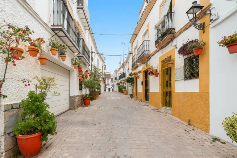 R5447638 | Townhouse in Estepona – 1 beds, 1.5 baths