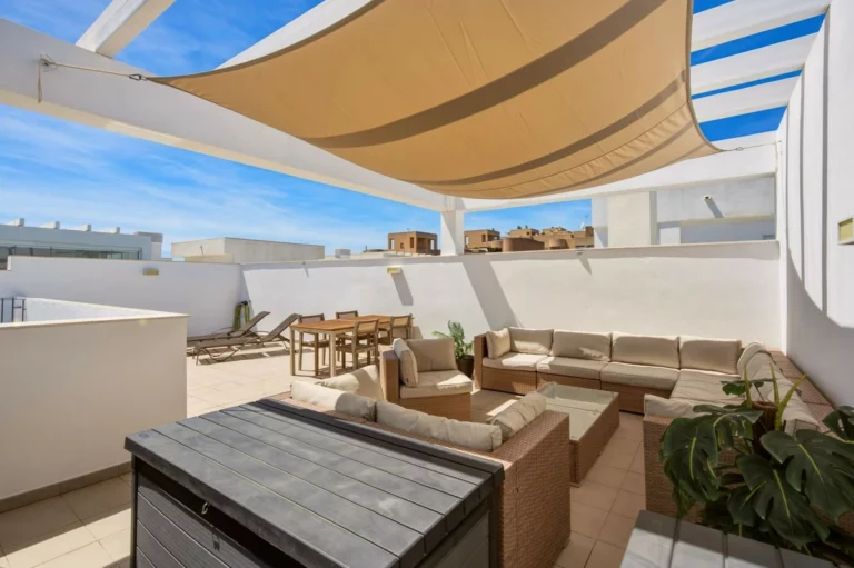 R5363704 | Penthouse in Estepona – 3 beds, 2 baths