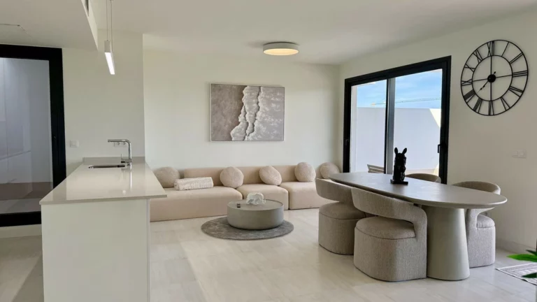 R5441761 | Penthouse in Estepona – 3 beds, 3 baths