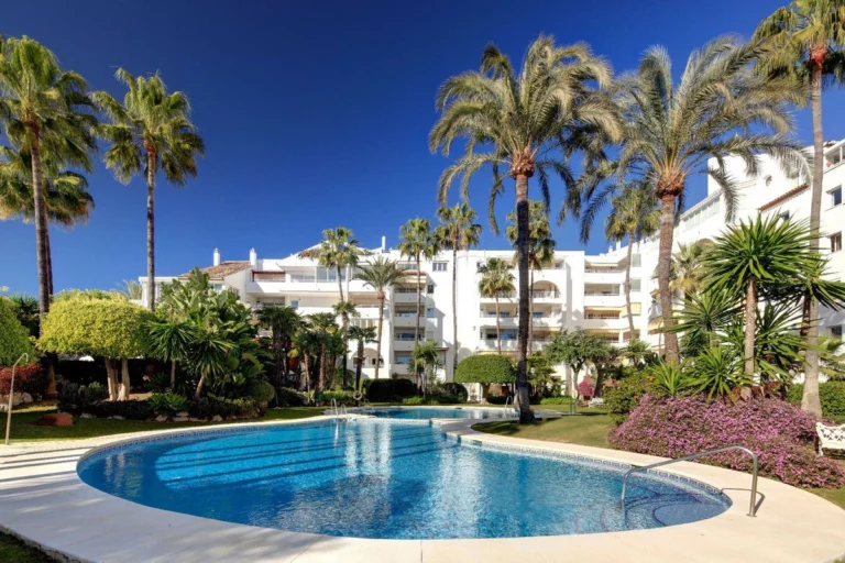 R5444356 | Middle Floor Apartment in Atalaya – 3 beds, 2 baths