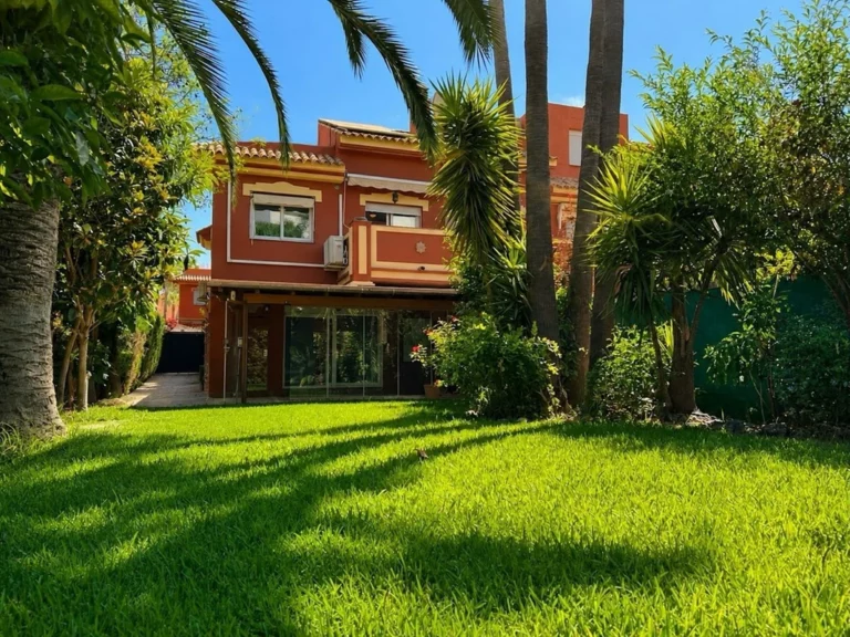R5254969 | Townhouse in Atalaya – 4 beds, 3 baths