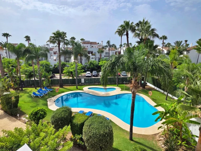 R5447443 | Middle Floor Apartment in Costalita – 2 beds, 2 baths