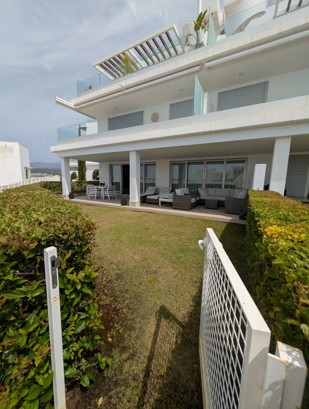 R5449240 | Ground Floor Apartment in Estepona – 3 beds, 2 baths