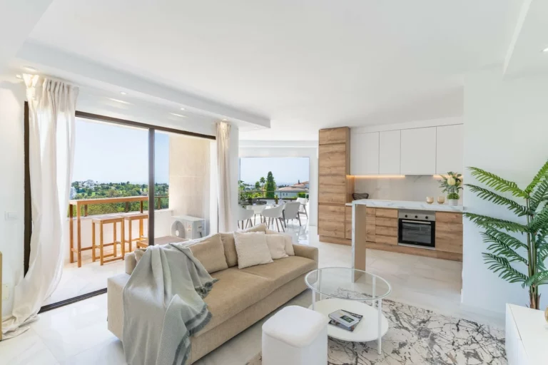 R5425960 | Ground Floor Apartment in Atalaya – 2 beds, 3 baths