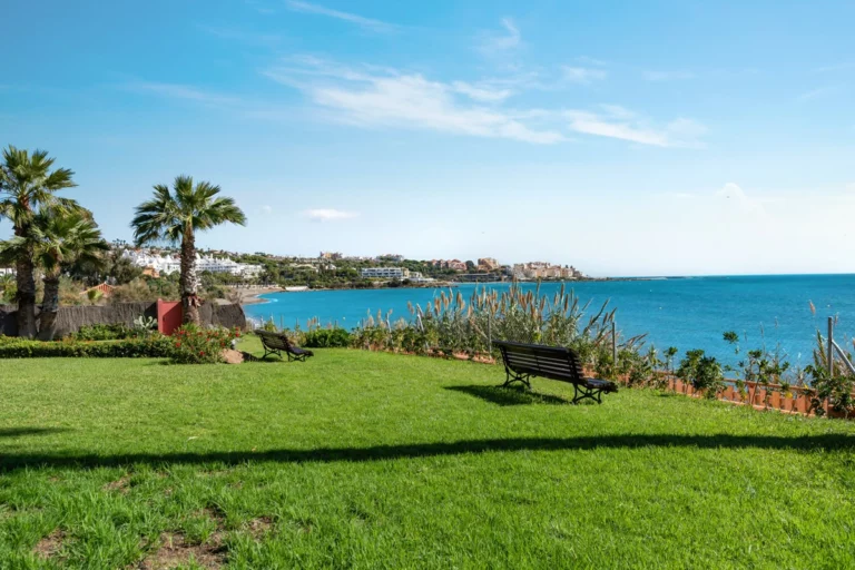 R5431387 | Townhouse in Estepona – 3 beds, 2.5 baths
